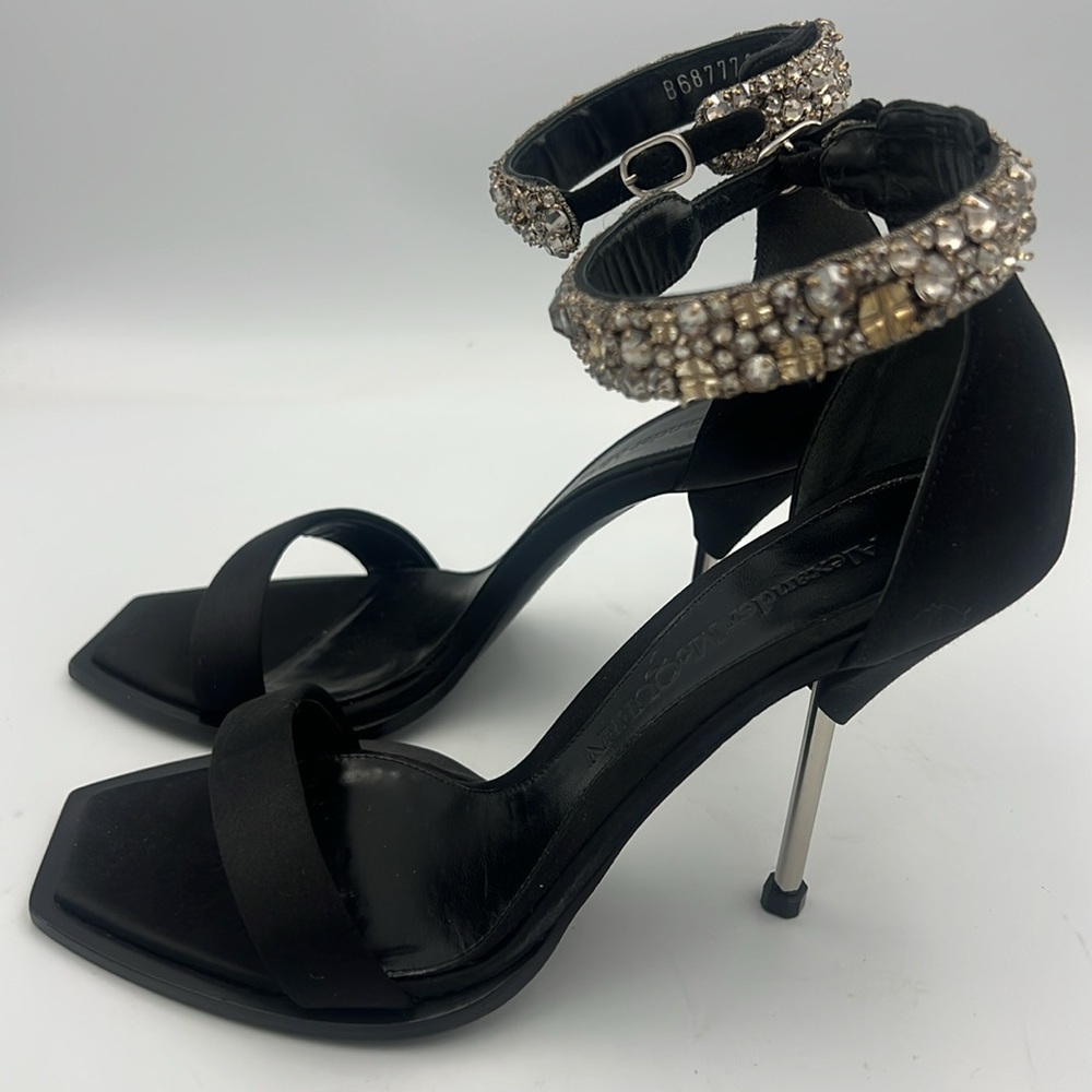 Alexander McQueen Embroidered Double Strap Sandal in Black/silver Size 39 & 39.5 - Picture 4 of 15